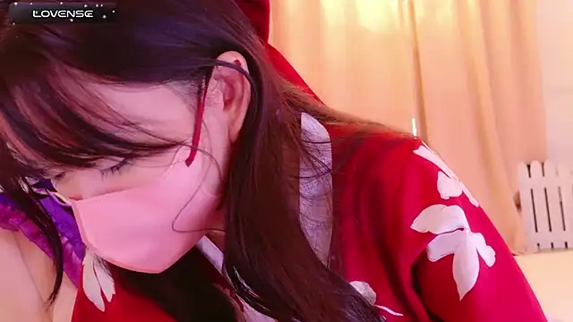 maii- online show from March 4, 10:24 am