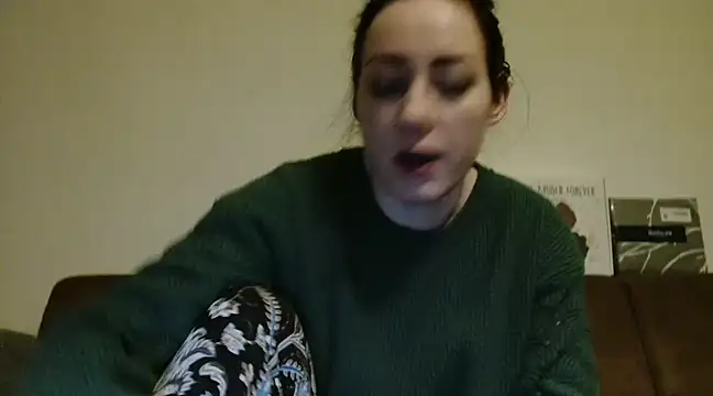 Snapshot of Jasmin-White chatting on December 1, 10:32 pm Jasmin-White online show from December 1, 10:32 pm
