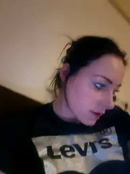 Snapshot of Jasmin-White chatting on December 8, 4:50 pm Jasmin-White online show from December 8, 4:50 pm