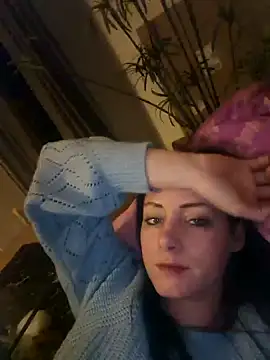 Snapshot of Jasmin-White chatting on December 11, 5:04 pm Jasmin-White online show from December 11, 5:04 pm