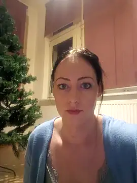 Snapshot of Jasmin-White chatting on December 13, 5:21 pm Jasmin-White online show from December 13, 5:21 pm