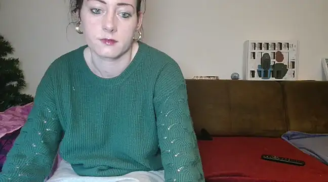 Snapshot of Jasmin-White chatting on January 2, 11:27 pm Jasmin-White online show from January 2, 11:27 pm