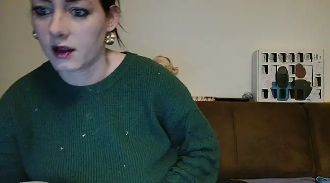 Snapshot of Jasmin-White chatting on January 4, 11:17 pm Jasmin-White online show from January 4, 11:17 pm