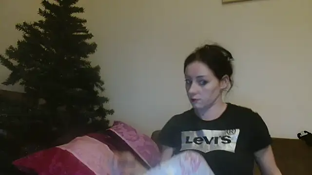Snapshot of Jasmin-White chatting on January 15, 7:01 pm Jasmin-White online show from January 15, 7:01 pm