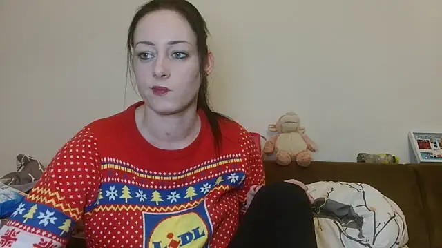 Snapshot of Jasmin-White chatting on February 7, 5:51 pm Jasmin-White online show from February 7, 5:51 pm