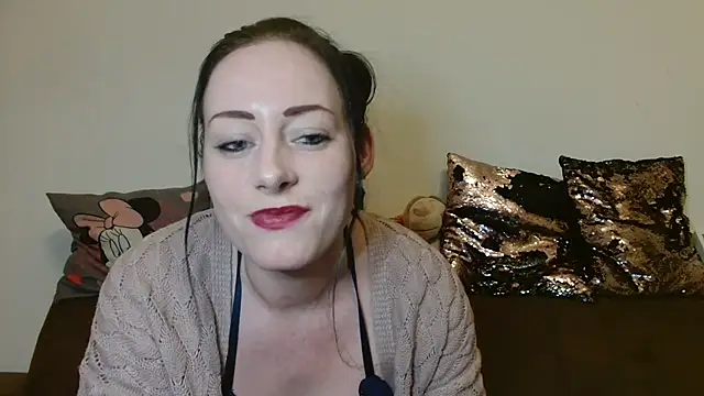 Snapshot of Jasmin-White chatting on February 8, 10:51 pm Jasmin-White online show from February 8, 10:51 pm