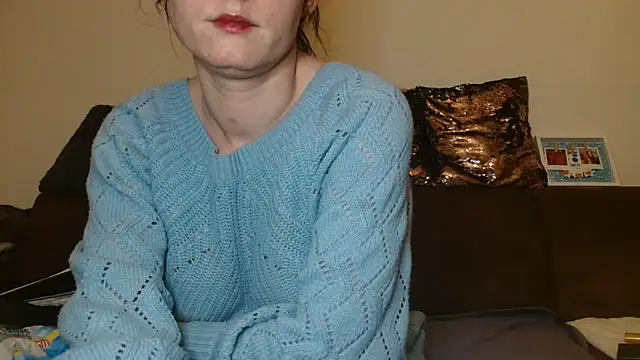 Snapshot of Jasmin-White chatting on February 11, 10:39 pm Jasmin-White online show from February 11, 10:39 pm