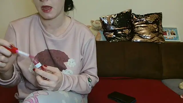 Snapshot of Jasmin-White chatting on February 19, 8:20 pm Jasmin-White online show from February 19, 8:20 pm
