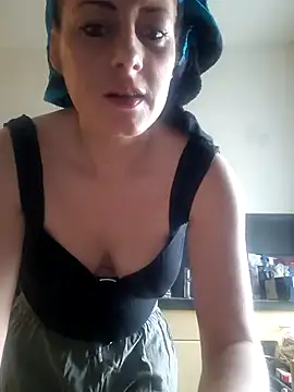Snapshot of Jasmin-White chatting on February 21, 1:44 pm Jasmin-White online show from February 21, 1:44 pm