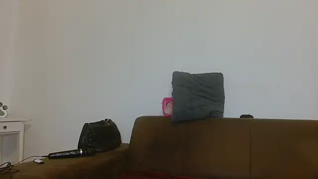 Snapshot of Jasmin-White chatting on February 21, 5:42 pm Jasmin-White online show from February 21, 5:42 pm