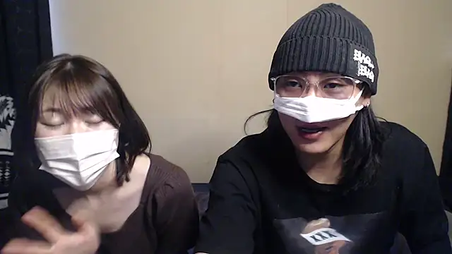 Snapshot of --SHUN-- chatting on December 30, 2:53 am --SHUN-- online show from December 30, 2:53 am