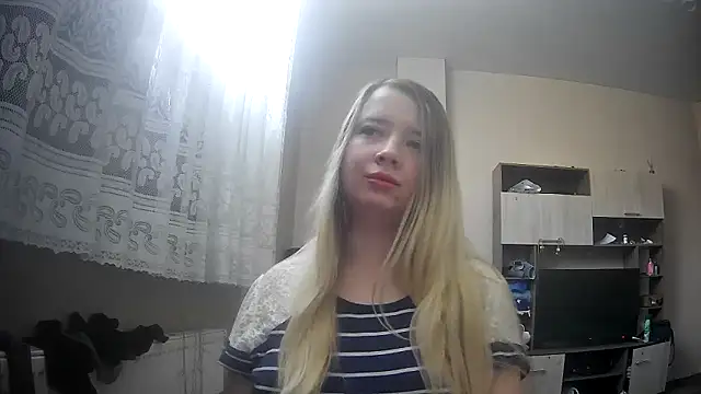 Snapshot of ViolaCandy chatting on October 24, 5:59 am ViolaCandy online show from October 24, 5:59 am