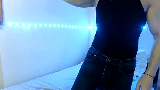 Snapshot of Alexx_Fit023 chatting on December 13, 9:30 pm Alexx Fit023 online show from December 13, 9:30 pm