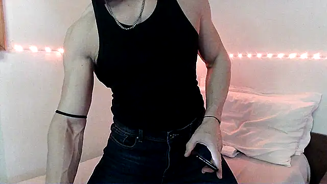 Snapshot of Alexx_Fit023 chatting on January 3, 9:26 pm Alexx Fit023 online show from January 3, 9:26 pm