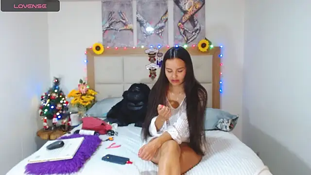 Snapshot of valentina_hearts chatting on December 21, 4:52 am valentina hearts online show from December 21, 4:52 am