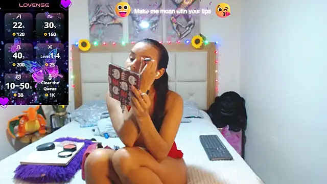 Snapshot of valentina_hearts chatting on January 25, 1:32 am valentina hearts online show from January 25, 1:32 am