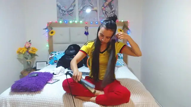 Snapshot of valentina_hearts chatting on February 27, 11:37 pm valentina hearts online show from February 27, 11:37 pm
