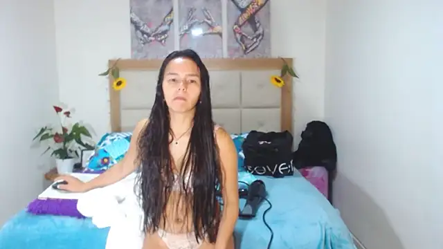 Snapshot of valentina_hearts chatting on March 12, 8:41 pm valentina hearts online show from March 12, 8:41 pm