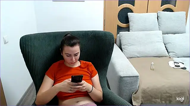 VioletaFlower7 online show from December 2, 9:14 am