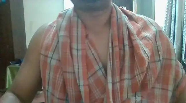 Snapshot of indianbull3684 chatting on January 21, 8:19 am indianbull3684 online show from January 21, 8:19 am