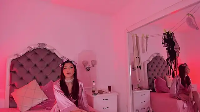 Ginger Violetta  online show from June 17, 7:26 pm