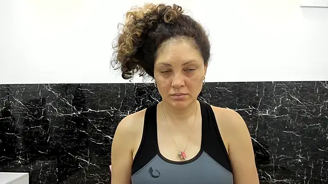 Juliabadlee online show from February 8, 12:06 am