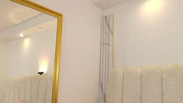 Juliabadlee online show from November 6, 7:48 pm