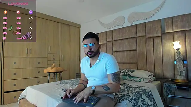 Snapshot of petterwilly1 chatting on February 10, 6:35 pm petterwilly1 online show from February 10, 6:35 pm