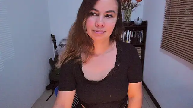 gigi stephans online show from March 29, 1:49 am