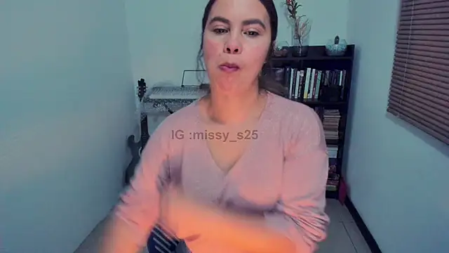 gigi stephans online show from April 16, 1:50 am