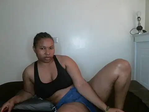 Snapshot of R-thequeen chatting on January 4, 11:54 am R-thequeen online show from January 4, 11:54 am
