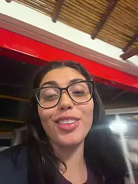 Snapshot of zui_lu chatting on February 1, 11:58 pm zui lu online show from February 1, 11:58 pm