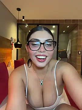 Snapshot of zui_lu chatting on February 23, 1:36 am zui lu online show from February 23, 1:36 am