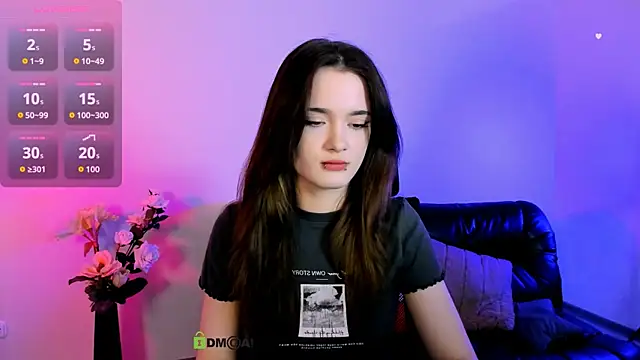 Snapshot of liana_kisses chatting on June 11, 7:01 pm liana kisses online show from June 11, 7:01 pm