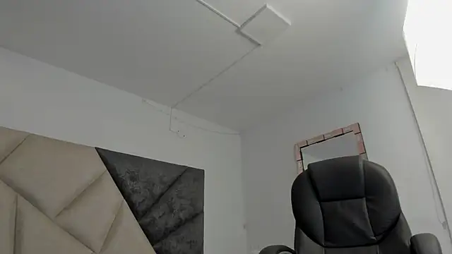 BarbaraKnox  online show from April 8, 11:54 am