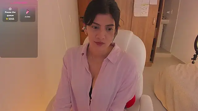 misstoya online show from December 7, 11:45 pm