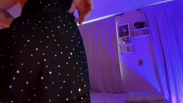 martinaaricci online show from February 19, 3:19 pm