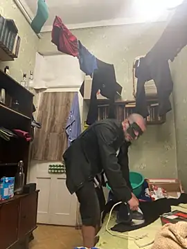 Snapshot of Ariel_Ari chatting on October 8, 11:24 pm Ariel Ari online show from October 8, 11:24 pm