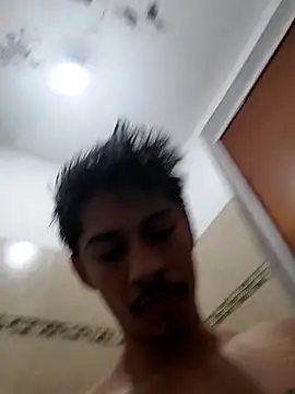 Snapshot of culitotragon24 chatting on October 5, 6:01 am culitotragon24 online show from October 5, 6:01 am