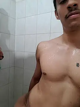 Snapshot of culitotragon24 chatting on October 14, 5:30 am culitotragon24 online show from October 14, 5:30 am