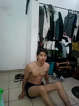 Snapshot of culitotragon24 chatting on October 23, 4:01 am culitotragon24 online show from October 23, 4:01 am