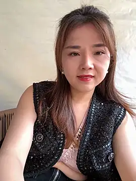 Snapshot of Efangfang chatting on December 27, 5:42 am Efangfang online show from December 27, 5:42 am