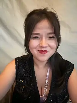 Snapshot of Efangfang chatting on January 3, 12:52 pm Efangfang online show from January 3, 12:52 pm
