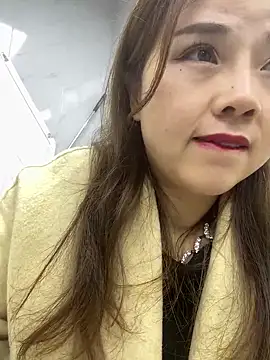 Snapshot of Efangfang chatting on March 5, 1:50 pm Efangfang online show from March 5, 1:50 pm
