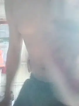 Snapshot of leyel00155 chatting on November 8, 1:33 pm leyel00155 online show from November 8, 1:33 pm