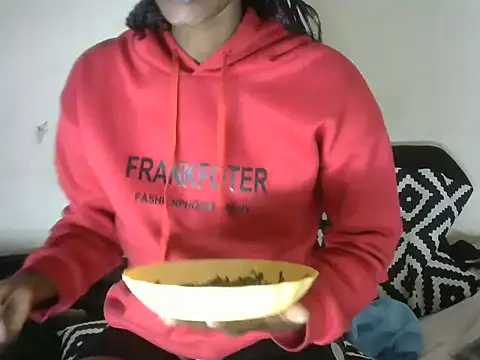 Pretty-emmie online show from January 17, 7:49 pm