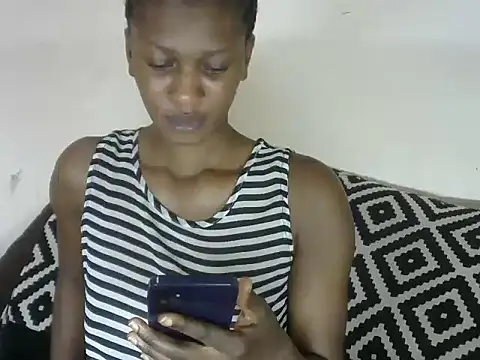 Pretty-emmie online show from February 19, 2:01 pm