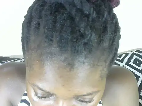 Pretty-emmie online show from February 24, 9:20 pm