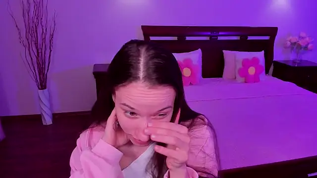 StaceySunny online show from April 15, 5:09 pm