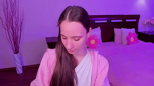 StaceySunny online show from April 16, 5:36 pm